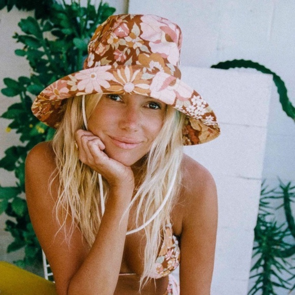 Salty Blonde x Billabong sun hat